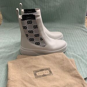 Gucci Women's White Leather Chelsea Boots with Monogram Elastic Panels Size 7
